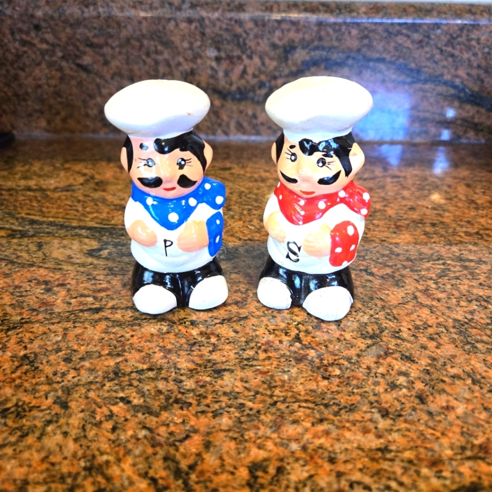 NWOT, Vintage, Smiling Chefs Salt & Pepper Shakers